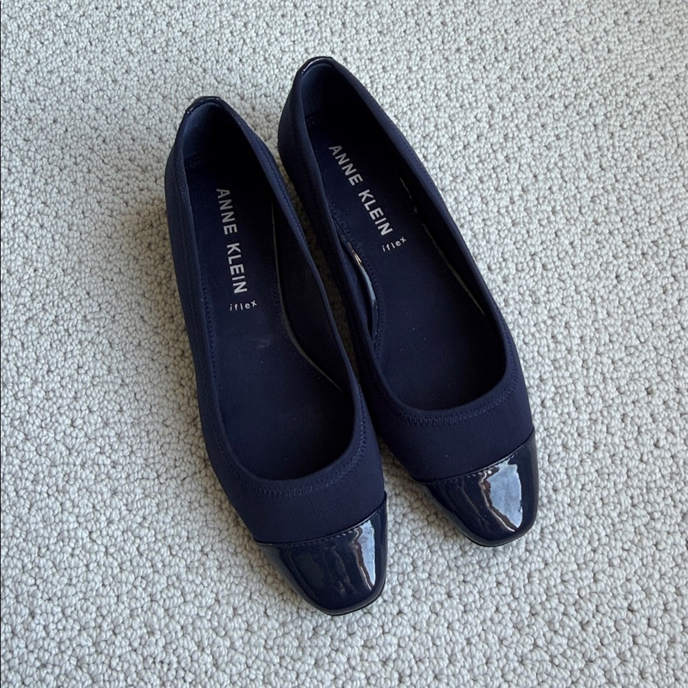 Anne Klein Carlie Cap Toe Dress Flats patent toe - Navy Blue size 10 - worn 1x
